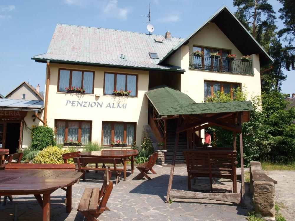 Almi - Penzion - Pizzerie Stare Splavy Ngoại thất bức ảnh