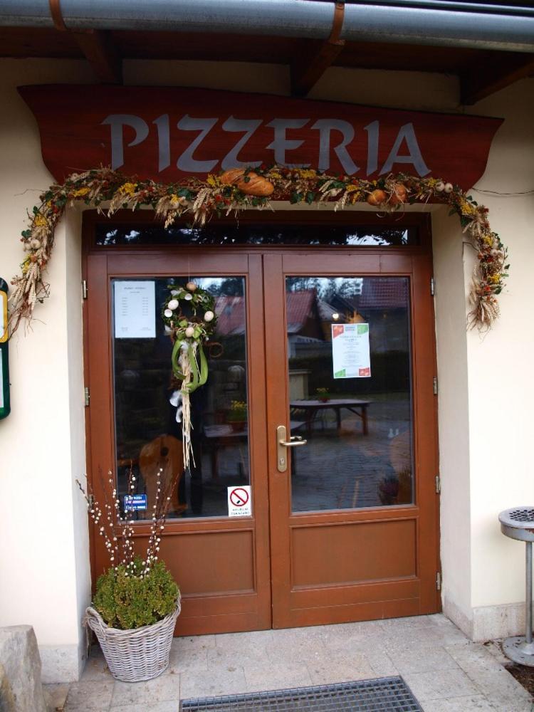 Almi - Penzion - Pizzerie Stare Splavy Ngoại thất bức ảnh